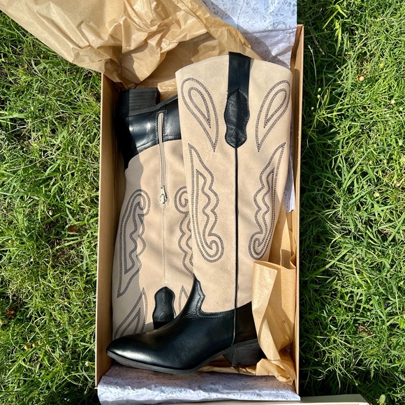 Pilcro Contrast Tall Western Boots - Picture 9 of 16